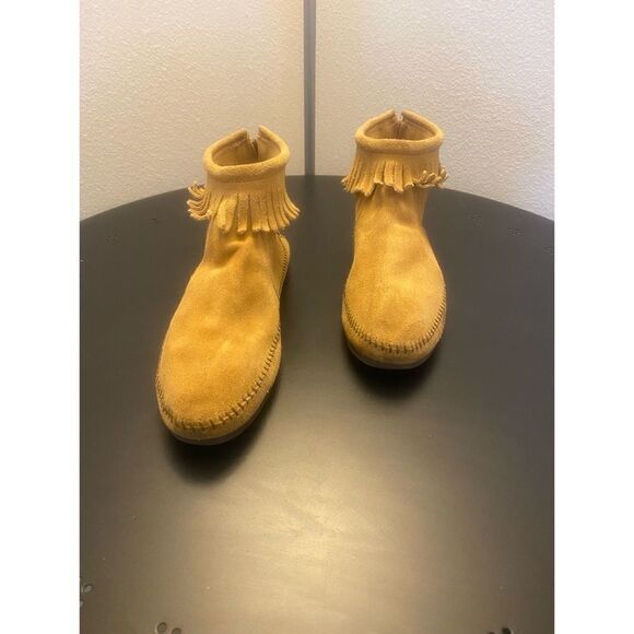 Minnetonka | Back Zip Hardsole Boot | 9.5 - Picture 3 of 7